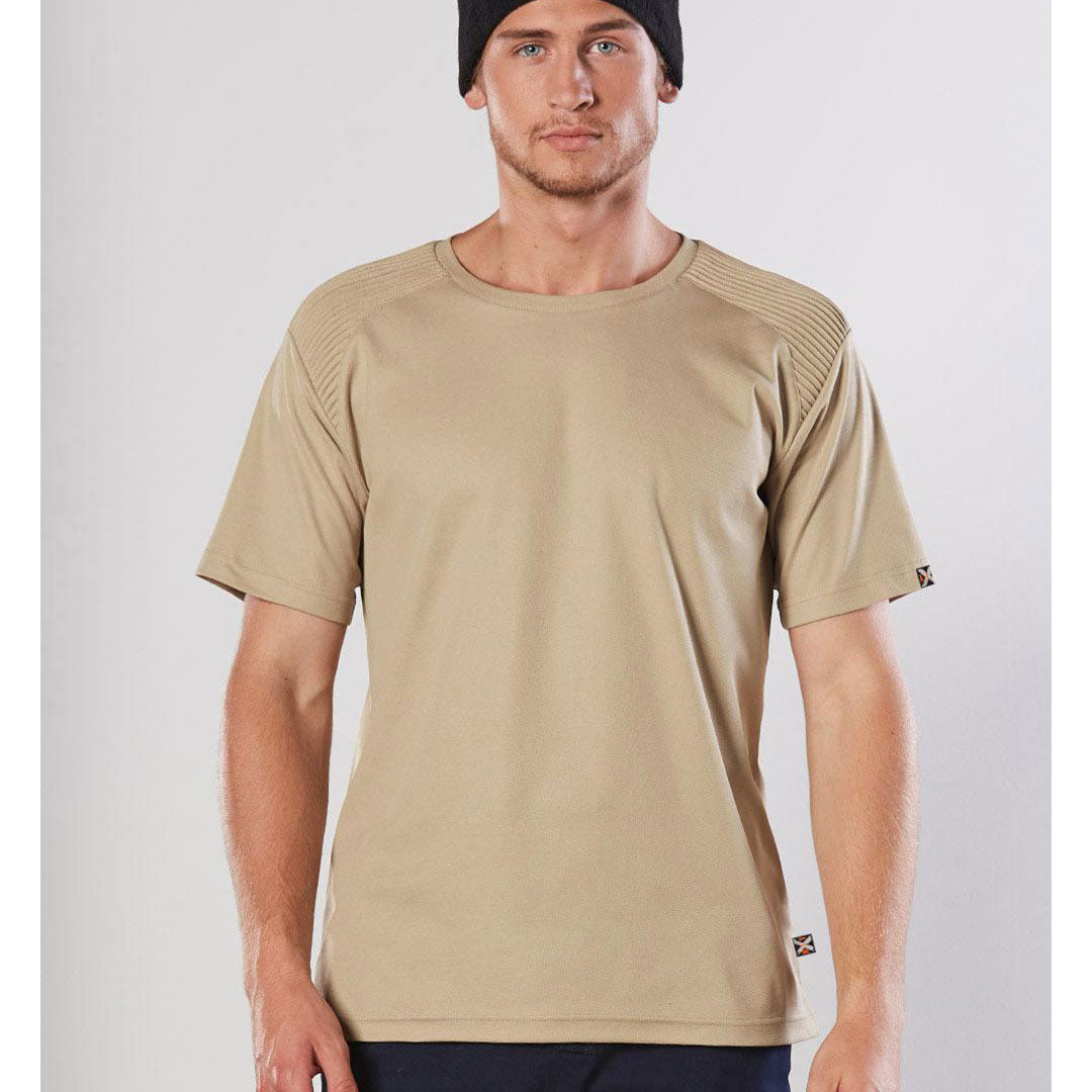 House of Uniforms The Stitched Shoulder Tee | Adults Winning Spirit
