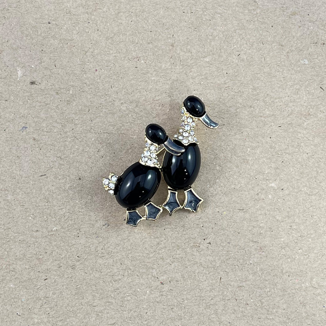 House of Uniforms Duck Daphine | Brooch House of Uniforms Black