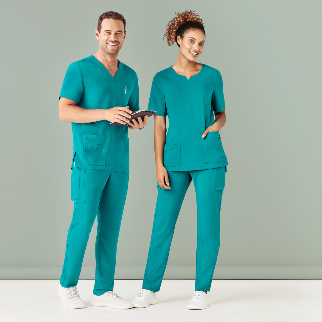 Why are Scrubs Worn by Medical Professionals | House of Uniforms