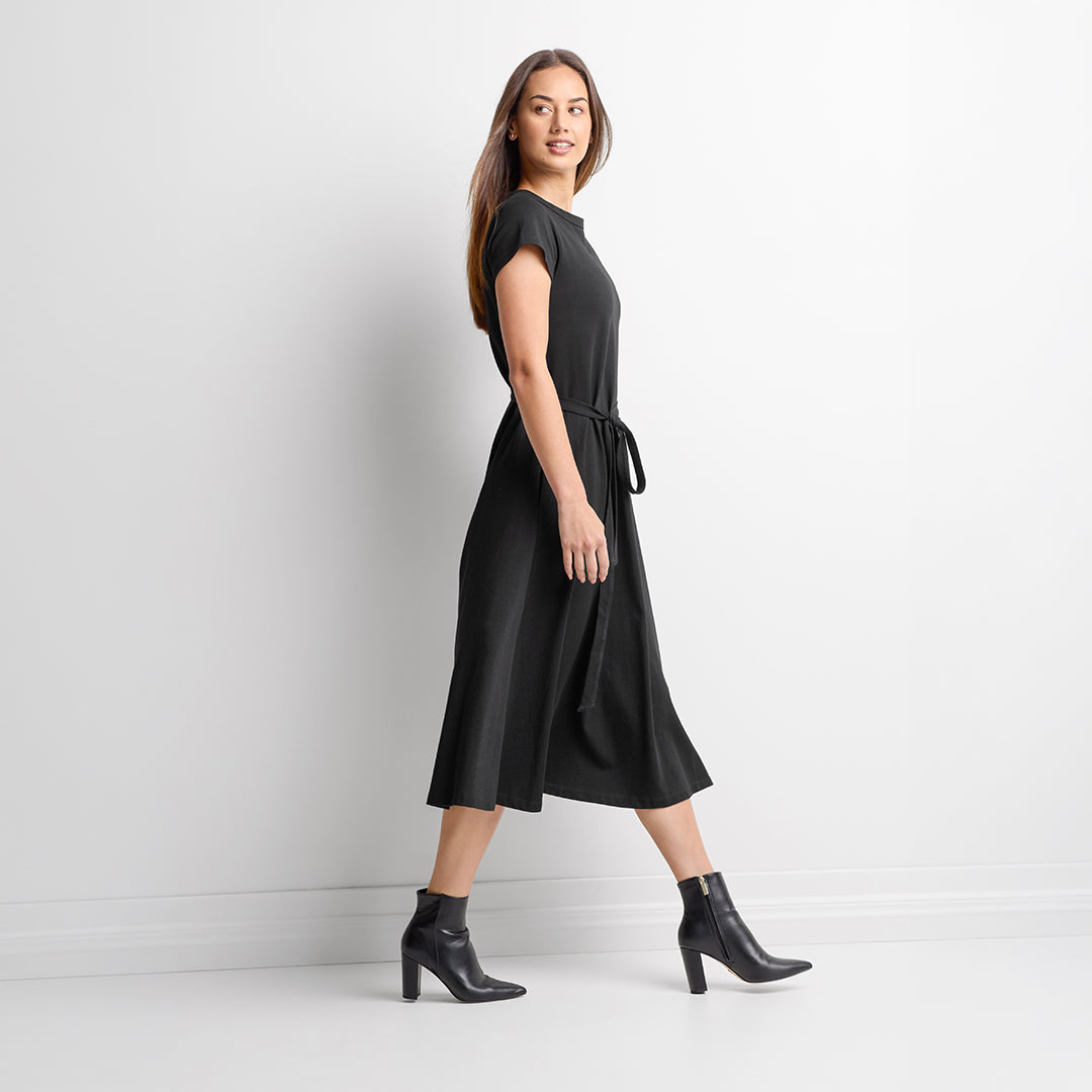 House of Uniforms The Grace T-Shirt Midi Dress Biz Collection