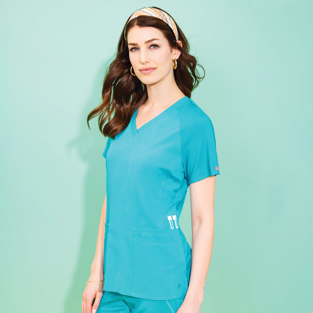 House of Uniforms The Raglan Sleeve Scrub Top | Ladies Med Couture